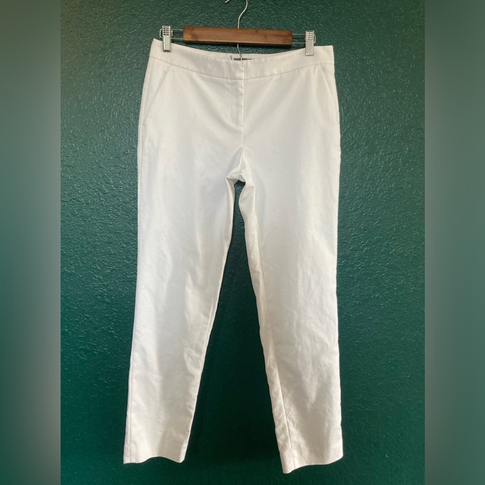🥚White Vince Camuto 🥚pants. Size 4. NWT